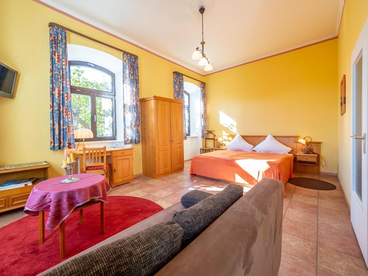 Kleinkunstbuehne Zur Post Beim John In Obing Hotel Kültér fotó