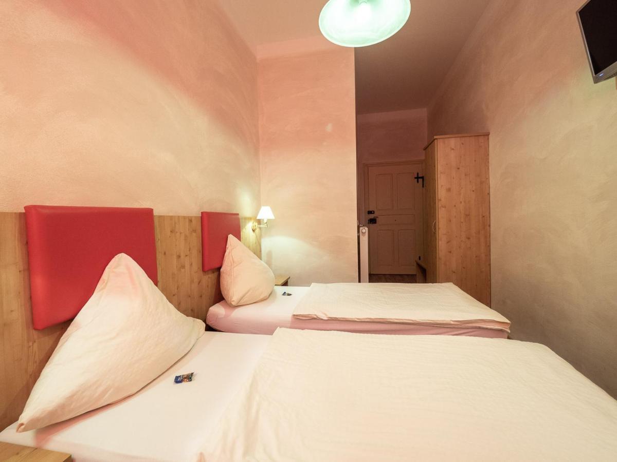 Kleinkunstbuehne Zur Post Beim John In Obing Hotel Kültér fotó