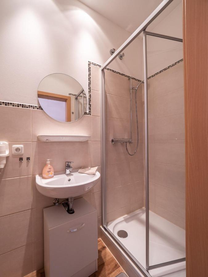 Kleinkunstbuehne Zur Post Beim John In Obing Hotel Kültér fotó
